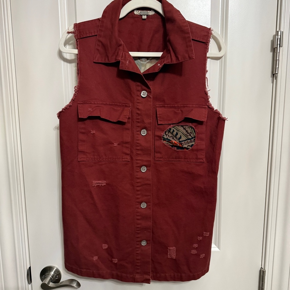 Women’s bohemian Vest Paisley Back Size med NWOT
